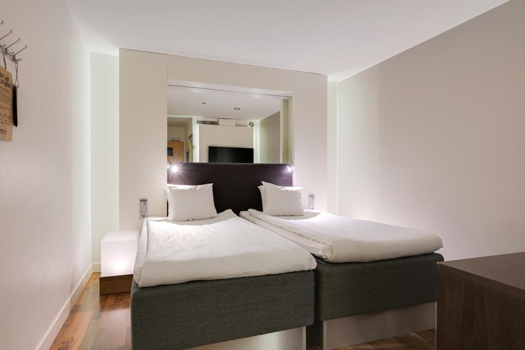 Comfort Hotel Xpress Helsinki Airport Terminal Vantaa Exterior photo