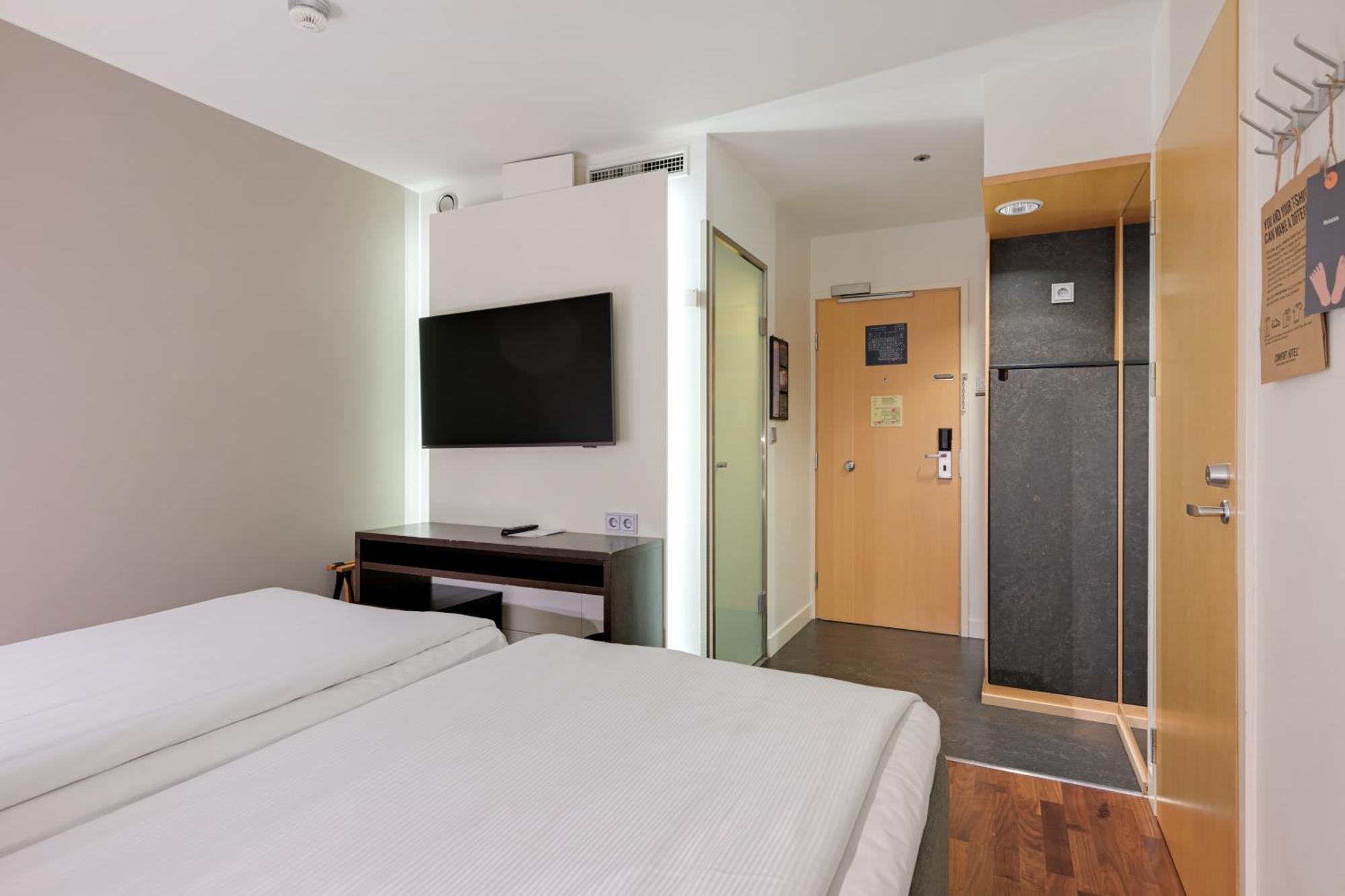 Comfort Hotel Xpress Helsinki Airport Terminal Vantaa Exterior photo