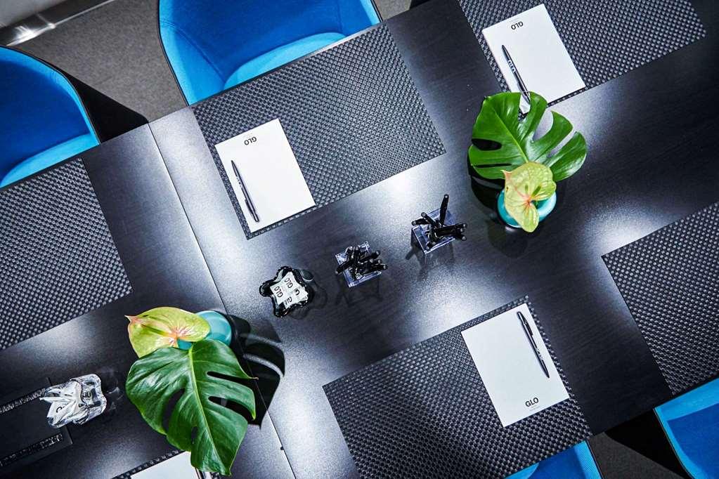 Comfort Hotel Xpress Helsinki Airport Terminal Vantaa Facilities photo